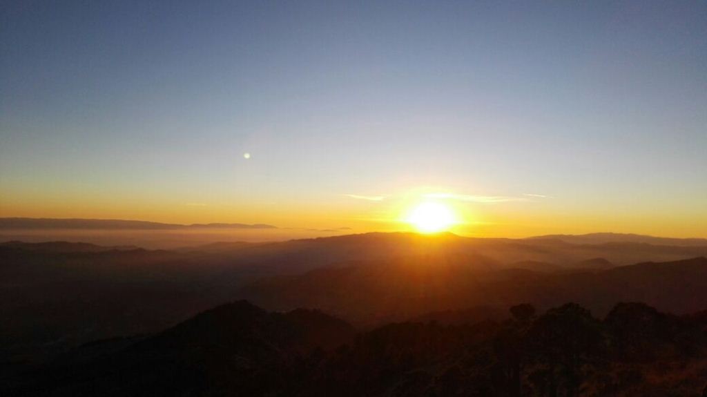 Amanecer visto desde el Volcán Tajumulco. (Foto Prensa Libre: Cortesía).
