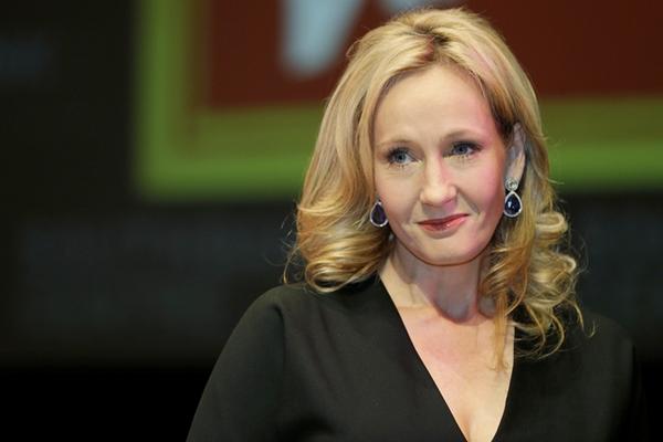 JK Rowling coproducirá obra de teatro de Harry Potter.