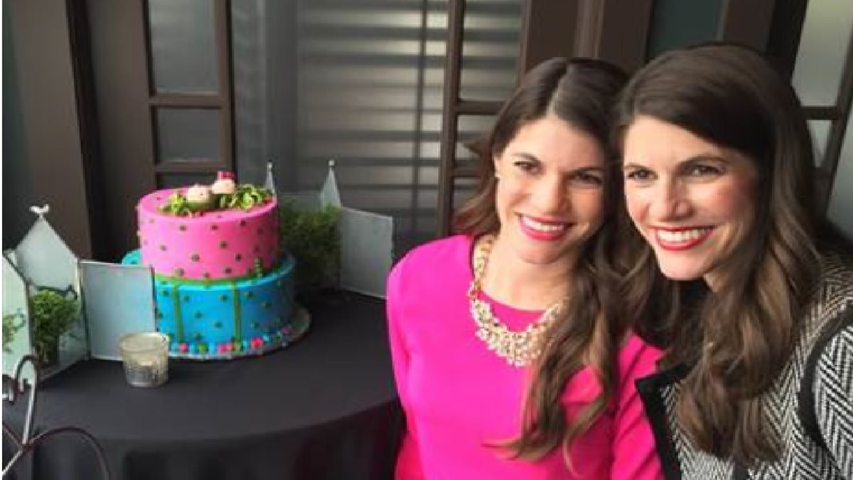 Sarah Mariuz y Leah Rodgers y sus bebés se encuentran sanos. (Foto Prensa Libre: AP)