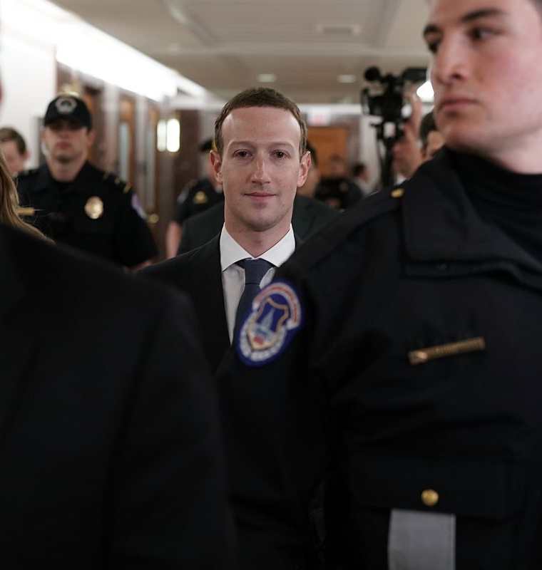Mark Zuckerberg comparecerá, este martes, ante los comités de Comercio y Justicia en el Senado. (Foto Prensa Libre: AFP)