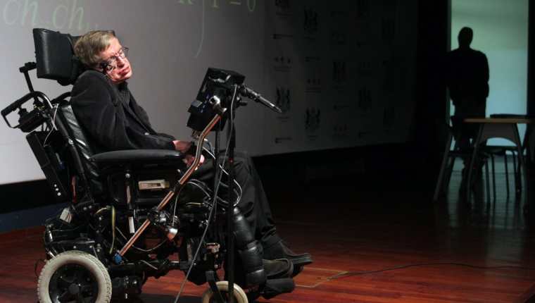 Stephen Hawking nació en Oxford, fue hijo de profesores, y murió en Cambridge. (Foto Prensa Libre: EFE)