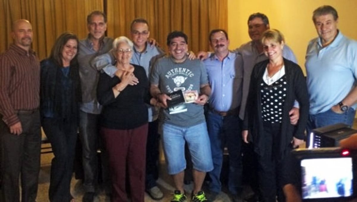 Diego Maradona buscó nuevamente que le otorgaran la visa de Estados Unidos, pero fue negada. (Foto Prensa Libre: Hemeroteca PL)