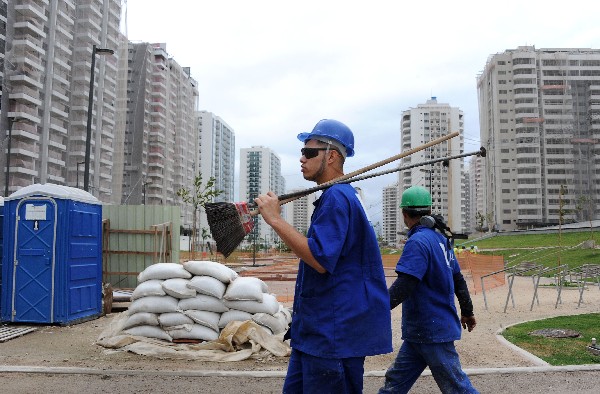 Los trabajadores han tenido problemas en las obras para los Juegos de Río 2016. (Foto Prensa Libre: AFP)