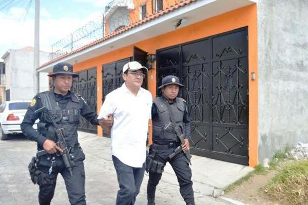 Harold Giovanni López Sum, es capturado en la zona 12 de Quetzaltenango, señalado de homicidio. (Foto Prensa Libre: Alejandra Martínez)