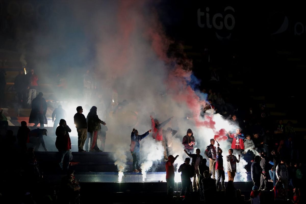 En el estadio Mario Camposeco se lució la mejor taquilla, a pesar de que solo asistieron 794 personas. (Foto Prensa Libre: Raúl Juárez)