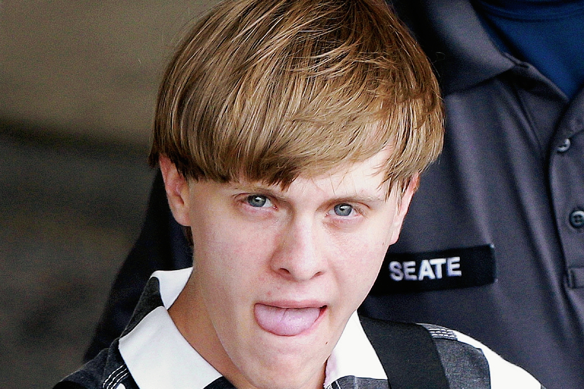 Dylann Roof de 21 años, debe responder a nueve cargos de asesinato en una corte estatal.(Foto Prensa Libre: AP).