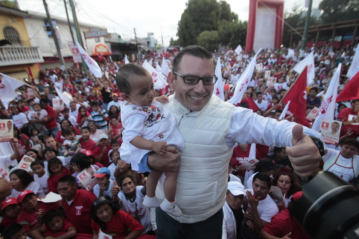 Un mes antes de las elecciónes al Partido Libertad Democrática Renovada se le prohibió continuar con su campaña. (Foto Prensa Libre: Hemeroteca PL)