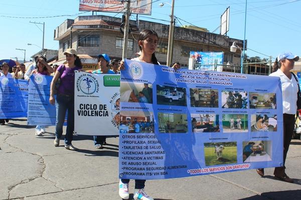 Féminas recorrieron varias calles de la cabecera de Escuntla. (Foto Prensa Libre: Melvin Sandoval)