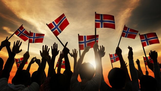 El país noreuropeo fue colocado en el número 1 del Informe Mundial de la Felicidad 2017, en el cual Estados Unidos ocupa el lugar 14. GETTY IMAGES