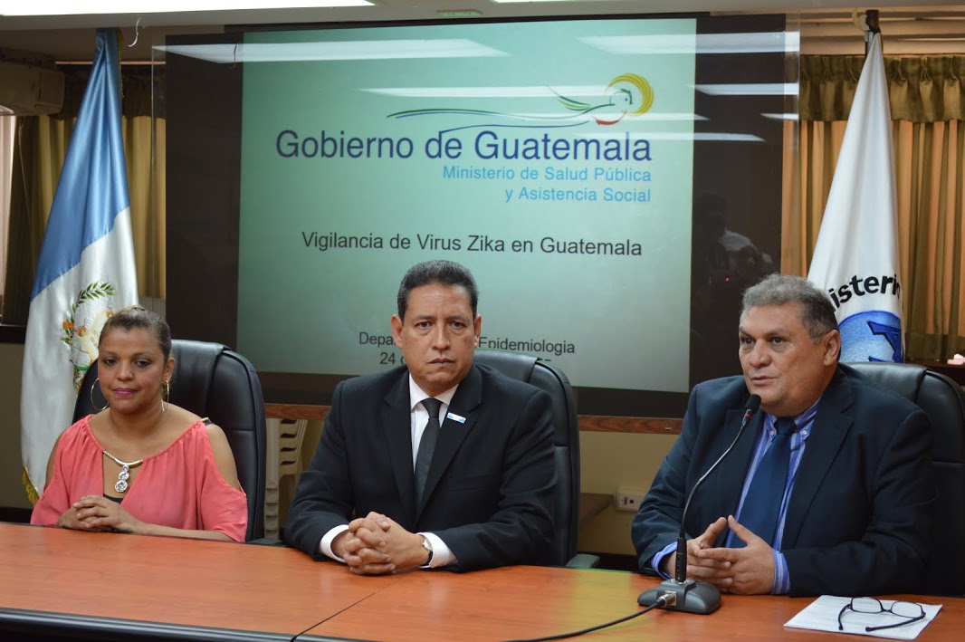 Ministro de salud informa sobre el ingreso al país del virus zika. (Foto Prensa Libre: Ministerio de Salud)