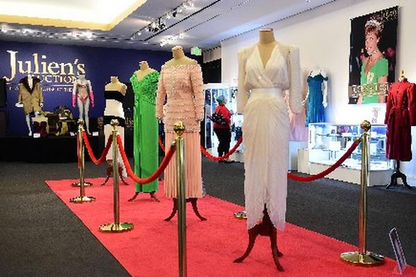 Los vestidos de la princesa Diana, ya habían sido subastados en una ocasión previa. (Foto Prensa Libre: AFP)
