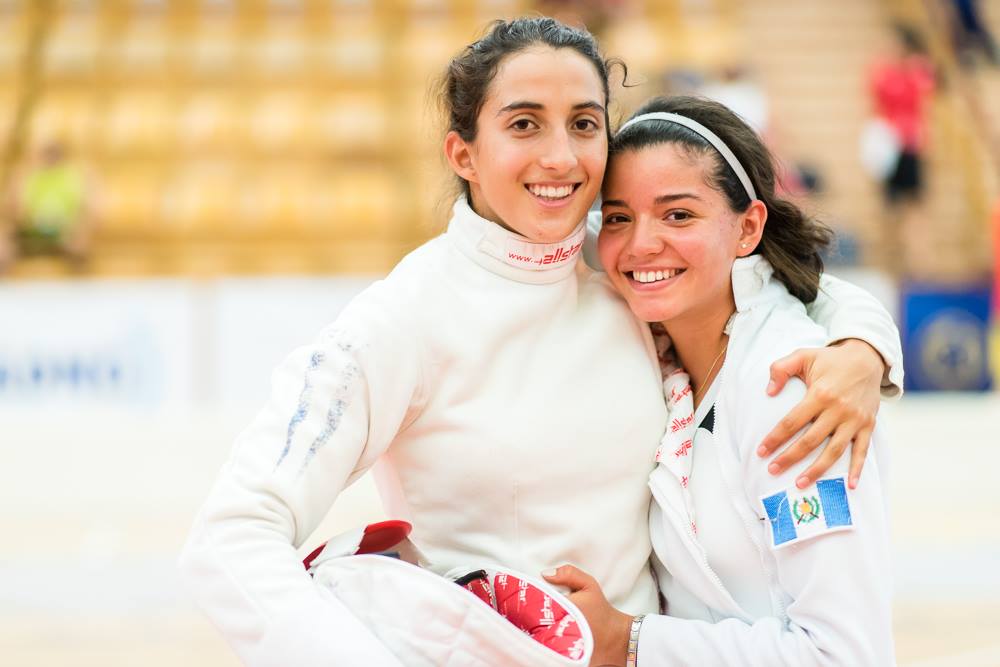 Sofía Cabrera y Sophía Hernández conquistaron el oro el martes en el Campeonato Mundial Junior de pentatlón. (Foto UIPM).