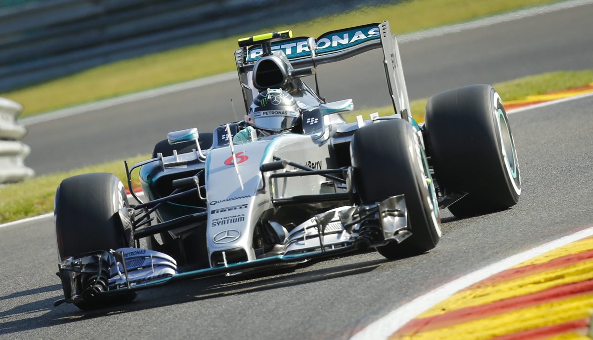 Rosberg impuso su poderío durante los primeros ensayos del GP de Bélgica. (Foto Prensa Libre: EFE)