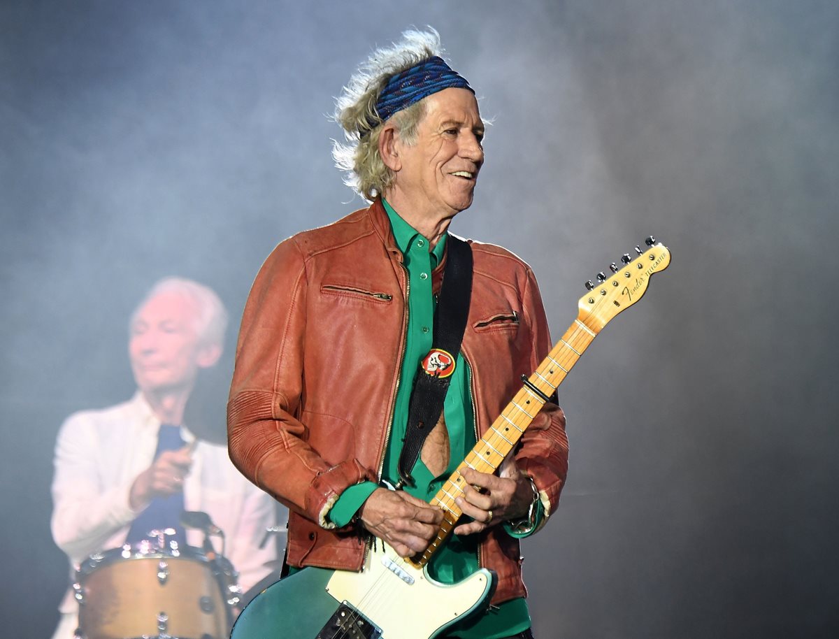 Keith Richards, a quien se le conoce como uno de los músicos más alocados para festejar, ha dicho que dejó el alcohol desde hace cerca de un año. (Foto Prensa Libre: AFP)
