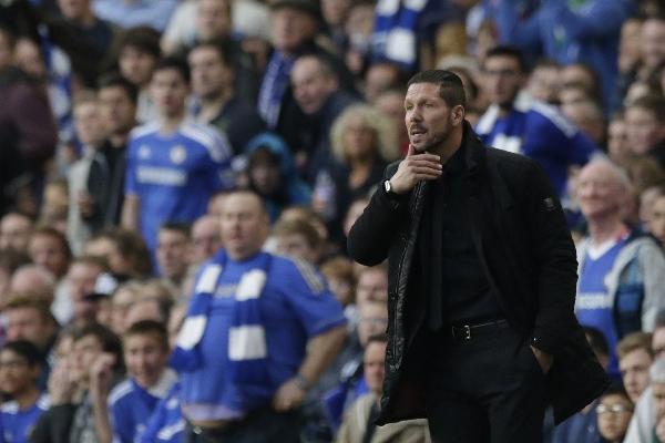Tras la victoria ante Chelsea en la Liga de Campeones, Diego Simeone piensa en el juego de la Liga. (Foto Prensa Libre: AP)