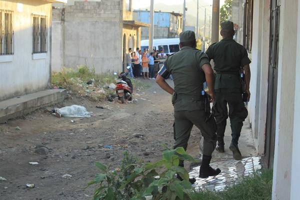 Un hombre fue abatido a balazos en un sector de Palín, Escuintla. (Foto Prensa Libre: Enrique Paredes)<br _mce_bogus="1"/>