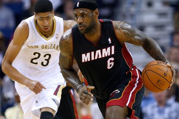La estrella de los Heats de Miami, Lebron James, es fundamental una vez más para el triunfo en la NBA. (Foto Prensa Libre: AP)