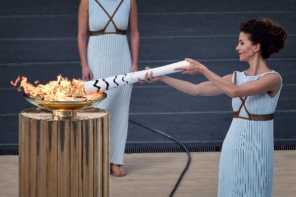 La Antorcha Olímpica llegó a Brasil para comenzar la fase final de su recorrido. (Foto Prensa Libre: AFP)