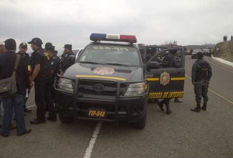 El operativo es coordinado por el viceministro de Gobernación, Edi Juárez. (Foto Prensa Libre: Erick Ávila)