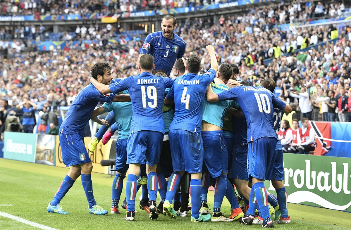 Italia dio el golpe a la Selección española eliminándola de la Eurocopa 2016. (Foto Prensa Libre: AP)