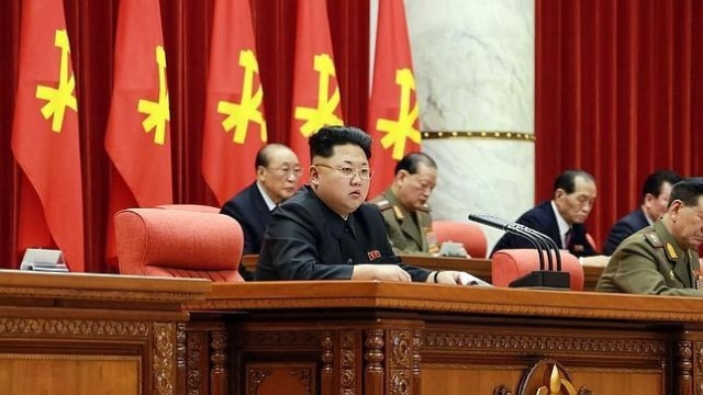 El líder norcoreano, Kim Jong-Un, amenazó con recurrir al arma atómica. (Foto Prensa Libre: AFP)