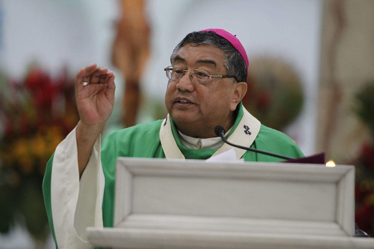 El arzobispo y líder de la iglesia Católica en Guatemala, apoya la renuncia del Presidente. (Foto Prensa Libre: Paulo Raquec)