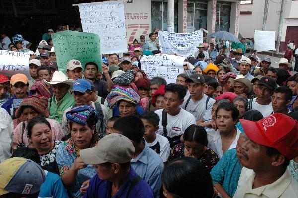 Afectados protestan para exigir cumplimiento de los compromisos adquiridos y resarcimiento integral para víctimas de la guerra interna.