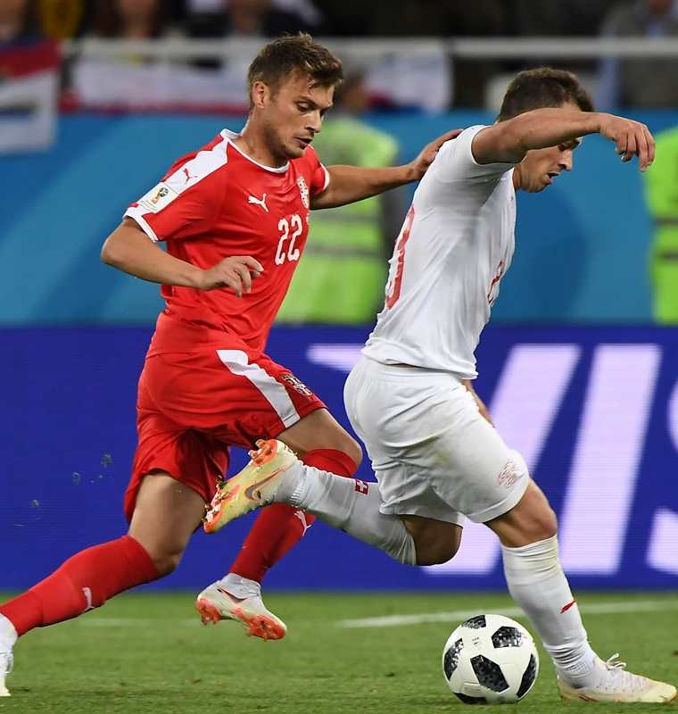 El 1-0 de Serbia no aguantó todo el partido y Suiza "se puso las pilas" para arrebatarle el triunfo. (Foto Prensa Libre: AFP)
