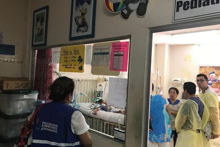 La niña recibió atención en Chiquimula, luego en Cuilapa y finalmente en el Hospital Roosevelt. (Foto Prensa Libre: Hemeroteca PL)