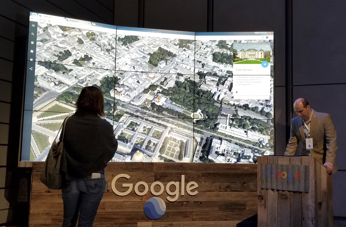 En un evento en Nueva York fue presentada la nueva versión de Google Earth (Foto Prensa Libre: AP).