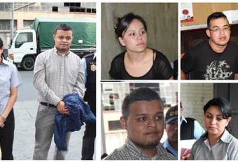 Trabajadores del Renap fueron capturados por tráfico de personas. (Foto Prensa Libre: PNC)