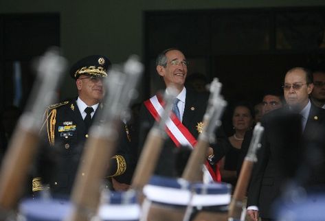 Presidente participa en la celebración del Día del Ejército.
