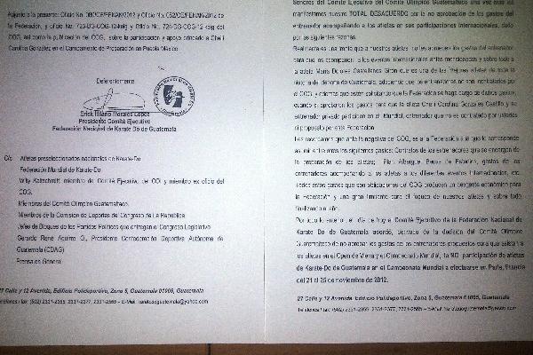 Los documentos en los que la Fedekarate informa al COG de que  ningún atleta irá al Mundial de París 2012. (Foto Prensa Libre: Hemeroteca PL)