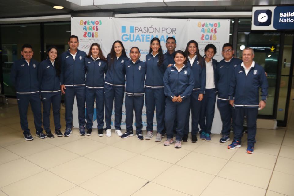 La delegación nacional viajó este martes a Argentina para participar en los Olímpicos de la Juventud. (Foto COG).
