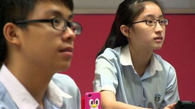 Los adolescentes de Singapur obtuvieron los mejores puntajes en ciencia, lectura y matemáticas.