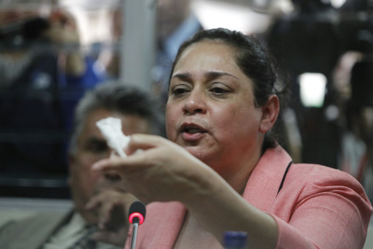 La jueza Jisele Reinoso fue ligada a proceso penal y enviada a prisión preventiva señalada por corrupción, (Foto Prensa Libre: Paulo Raquec)