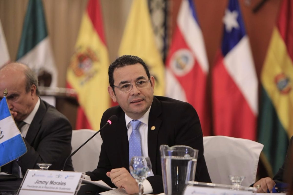 Jimmy Morales durante su discurso en la Conferencia Iberoamericana de Ministros de Educación, en Antigua Guatemala. (Foto Prensa Libre: Gobierno de Guatemala)