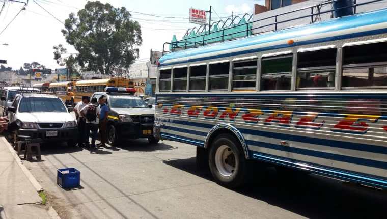 El ataque armado contra el autobús se registró el lunes último en la zona 3 de Xela. (Foto Prensa Libre: Fred Rivera)