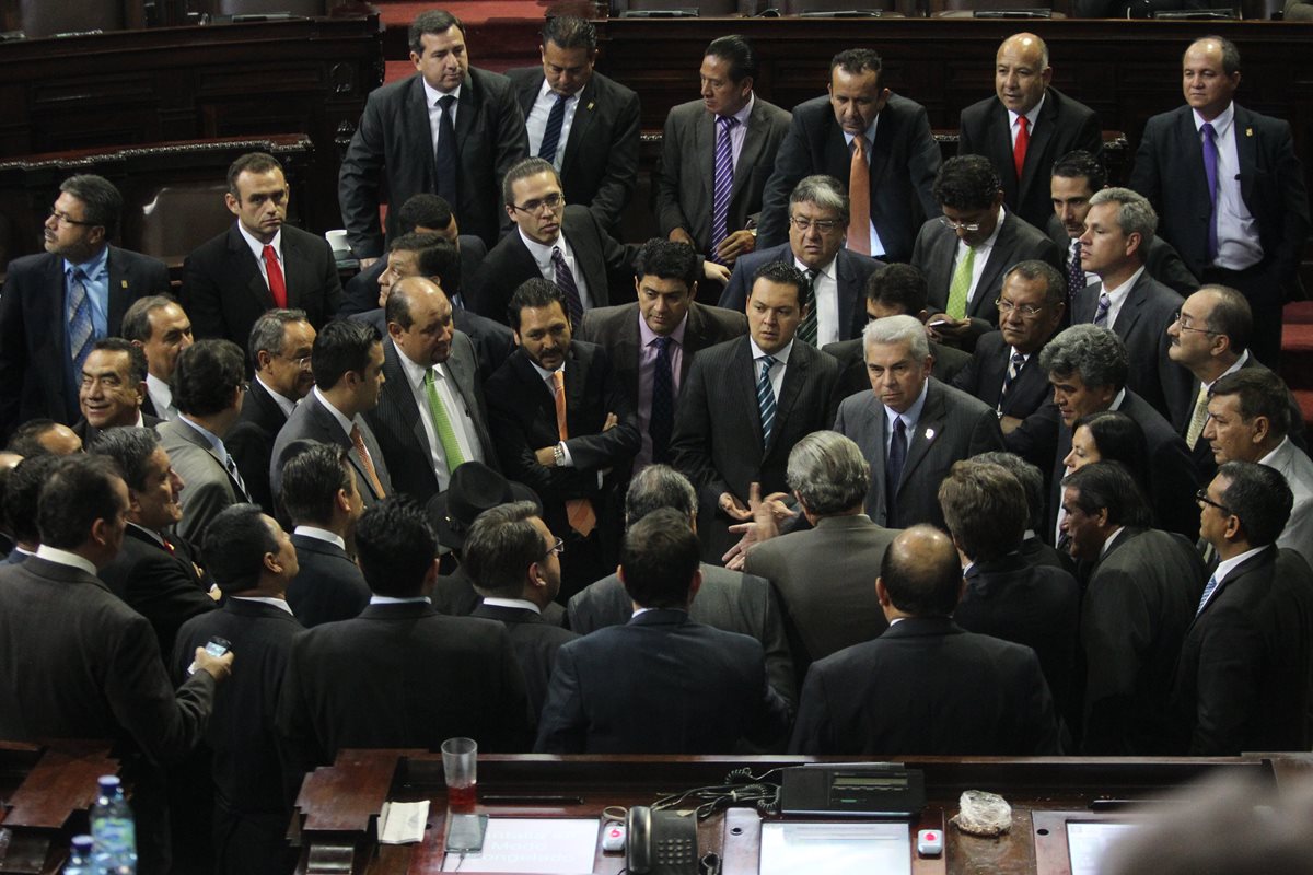 El Ejecutivo cambió la terna sustituyendo al ministro Carlos Contreras por el diputado Oliverio García Rodas. (Foto Prensa Libre: Hemeroteca Pl)
