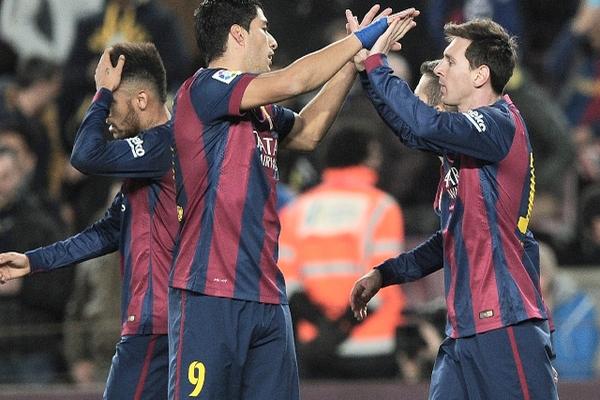 Acciones del juego entre Barcelona y Villarreal por la semifinal de la Copa del Rey. (Foto Prensa Libre: AFP)