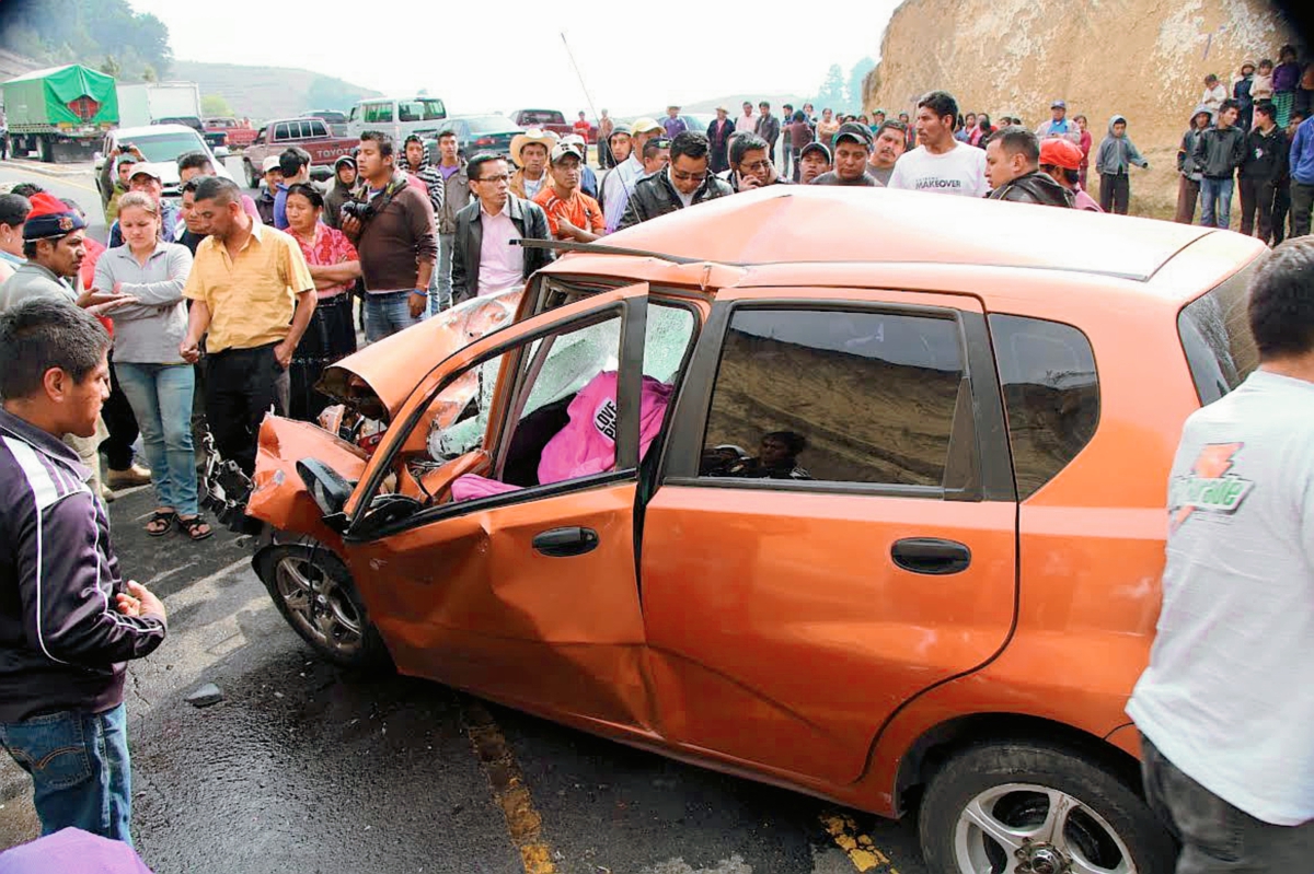 Lugar del percance donde murió Herlindo Macario Cayax. (Foto Prensa Libre: Édgar Domínguez)