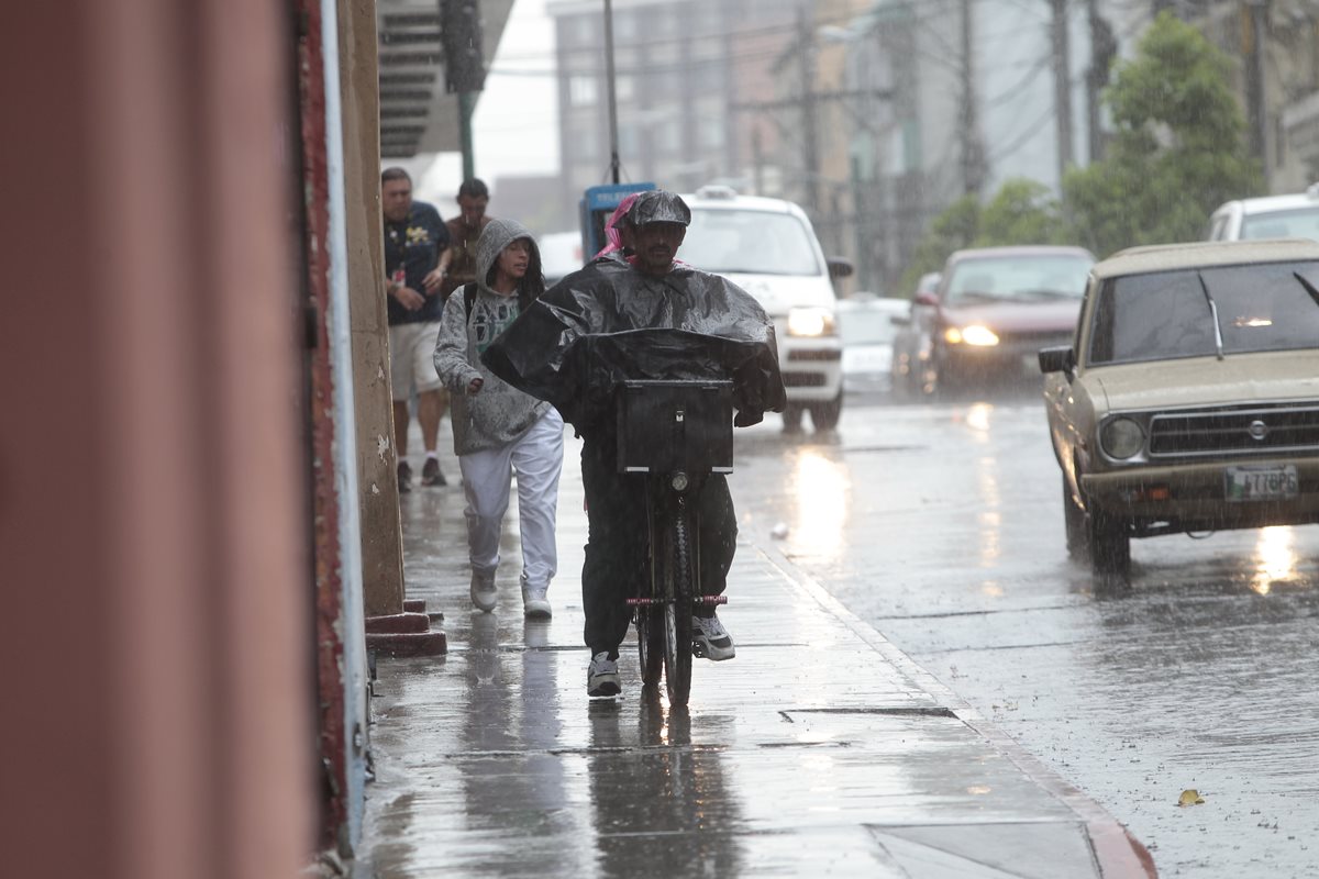 Lluvia ha afectado a guatemaltecos en las últimas horas. (Foto Prensa Libre: Hemeroteca PL)