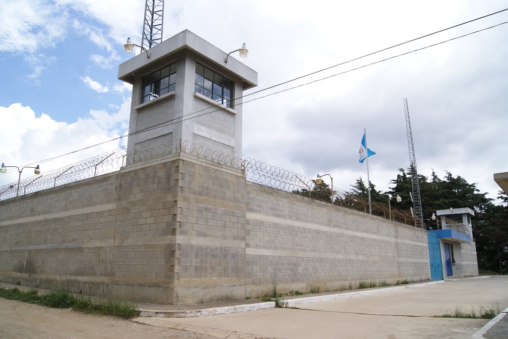 En el centro de detención para hombres Fraijanes I se han localizado dos reos supuestamente suicidados en los últimos tres meses. (Foto Prensa Libre: Sistema Penitenciario)