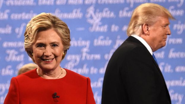 La Casa Blanca aludió a una investigación de los correos electrónicos de Hillary Clinton, la rival demócrata del actual presidente. AFP