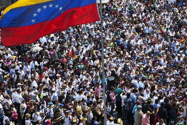 Más de mil manifestantes han sido detenidos durante protestas antigubernamentales. (Foto Prensa Libre:AFP)