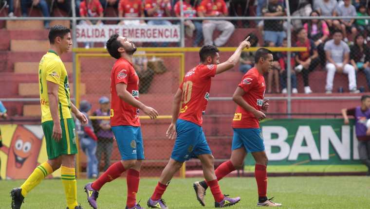 Kamiani fue el anotador del gol del triunfo para los rojos. (Foto Prensa Libre: Jesús Cuque)
