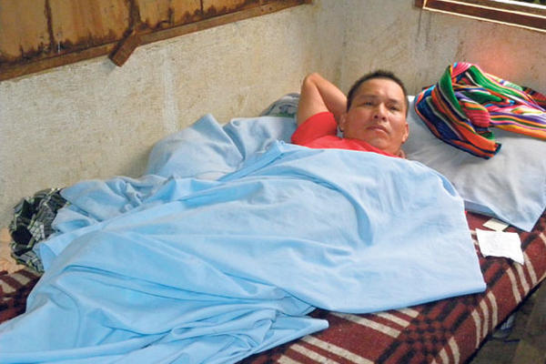 Manuel Tum perdió la pierna y el brazo  izquierdos en su intento por llegar a EE. UU.