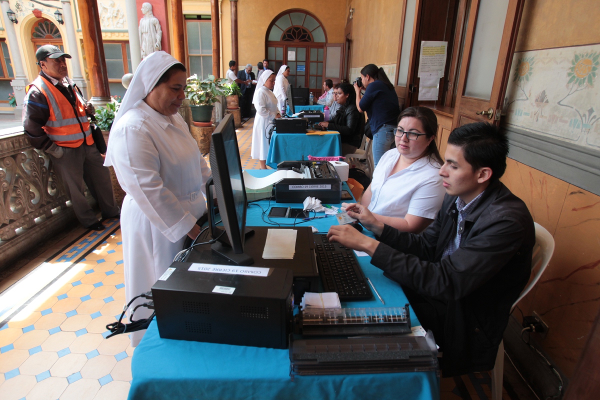 En la Ley Electoral  se establecen dos fechas para el cierre del padrón electoral, por lo que los guatemaltecos tendrían menos tiempo para registrarse. (Foto Prensa Libre: Hemeroteca PL) 