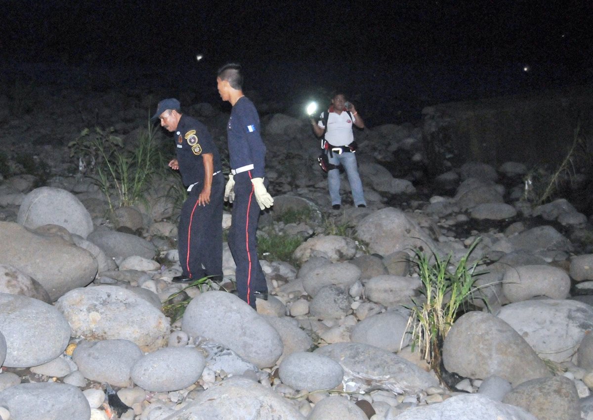 Lugar donde fue localizado el cadáver de un hombre en Coatepeque, Quetzaltenango. (Foto Prensa Libre: Alexánder Coyoy)