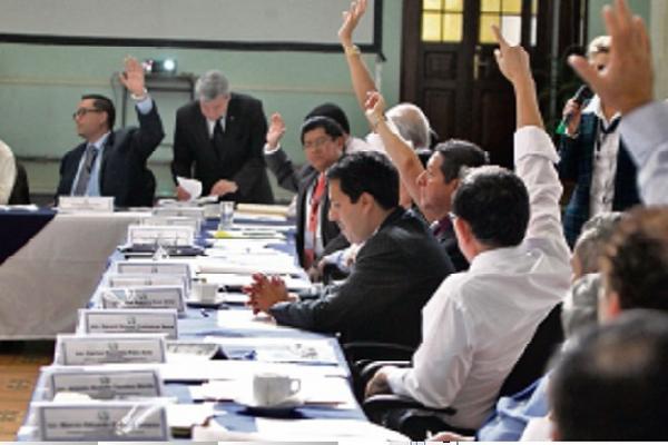 Comisionados del  CSJ recibirán objeciones  contra aspirantes a partir del martes. (Foto Prensa Libre: Paulo Raquec)